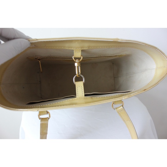 Louis Vuitton Vernis Avalon MM Handbag in Blanc Corail - Picture 7 of 16